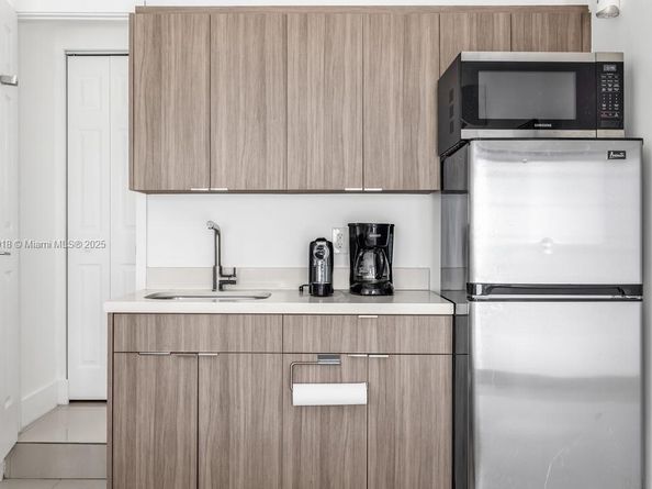 Undisclosed Address #A11901018, Miami Beach FL 33141