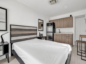 Undisclosed Address #A11901018, Miami Beach FL 33141