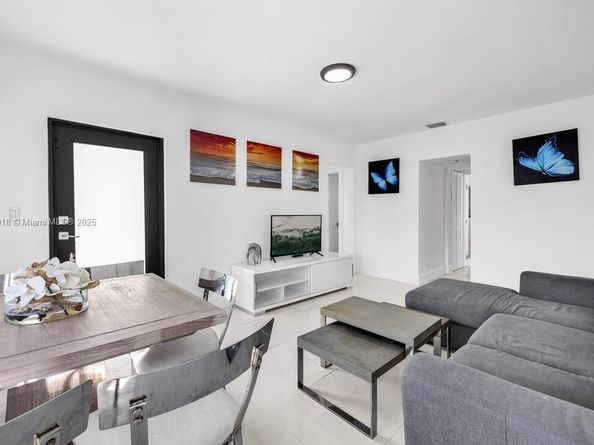 Undisclosed Address #A11901018, Miami Beach FL 33141
