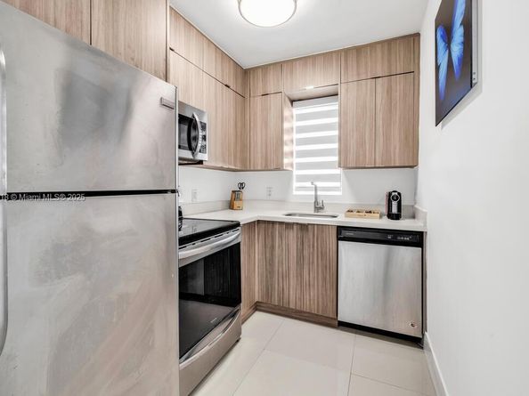 Undisclosed Address #A11901018, Miami Beach FL 33141