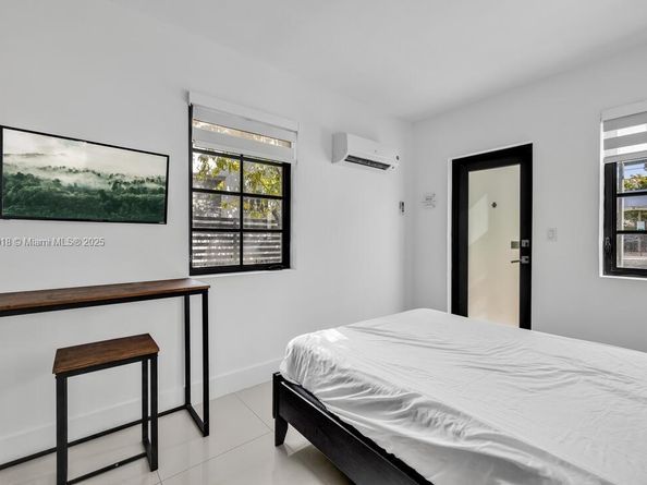 Undisclosed Address #A11901018, Miami Beach FL 33141