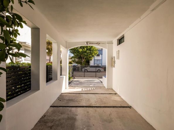 Undisclosed Address #A11901018, Miami Beach FL 33141