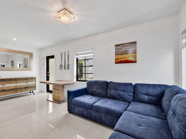 Undisclosed Address #A11901018, Miami Beach FL 33141