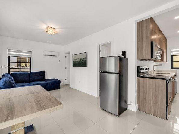 Undisclosed Address #A11901018, Miami Beach FL 33141