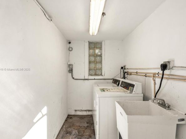 Undisclosed Address #A11901018, Miami Beach FL 33141