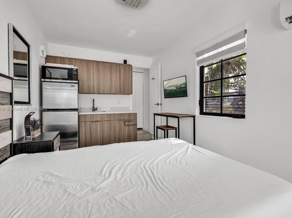 Undisclosed Address #A11901018, Miami Beach FL 33141