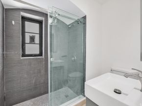 Undisclosed Address #A11901018, Miami Beach FL 33141