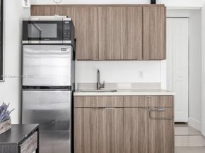 Undisclosed Address #A11901018, Miami Beach FL 33141