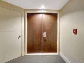 1000 Island Blvd 2004, Aventura FL 33160