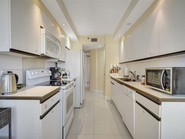 1000 Island Blvd 2004, Aventura FL 33160