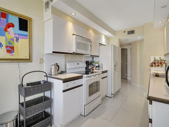 1000 Island Blvd 2004, Aventura FL 33160