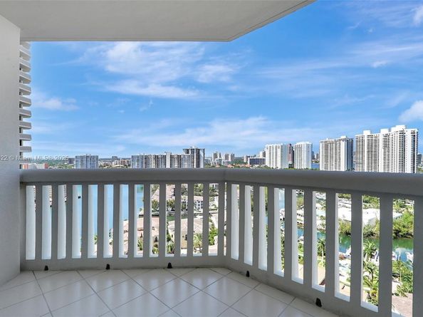 1000 Island Blvd 2004, Aventura FL 33160