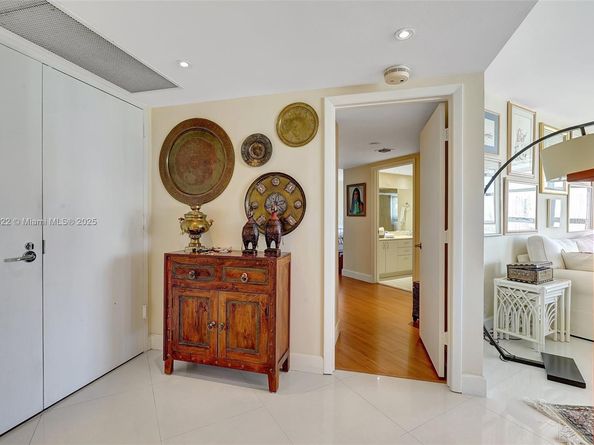 1000 Island Blvd 2004, Aventura FL 33160