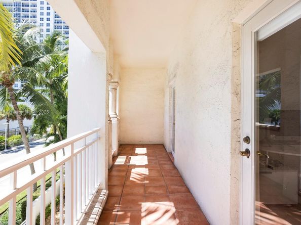 1415 Sunset Harbour 203, Miami Beach FL 33139