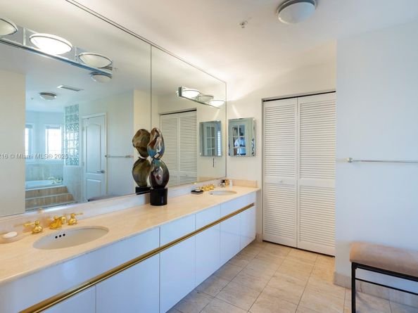1415 Sunset Harbour 203, Miami Beach FL 33139