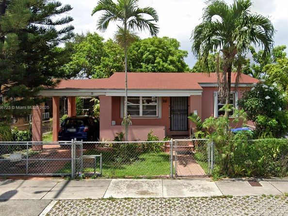1385 NW 28th St, Miami FL 33142