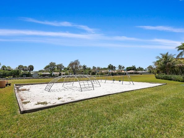 7900 Camino Cir 493, Miami FL 33143