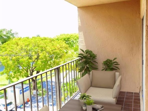 7900 Camino Cir 493, Miami FL 33143