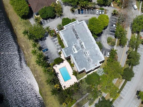 7900 Camino Cir 493, Miami FL 33143