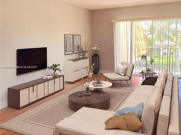 7900 Camino Cir 493, Miami FL 33143