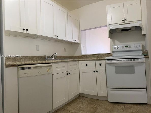 7900 Camino Cir 493, Miami FL 33143