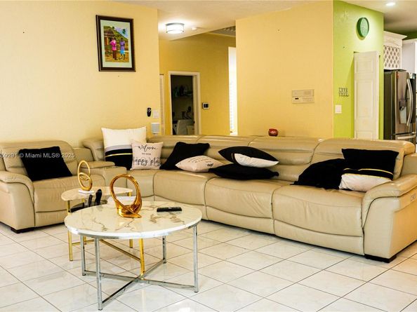 Undisclosed Address #A11859291, Miramar FL 33029
