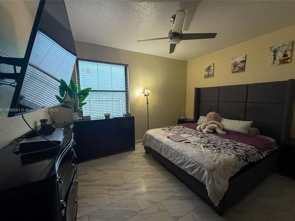 Undisclosed Address #A11859291, Miramar FL 33029
