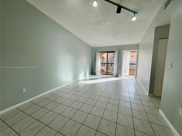 18250 Mediterranean Blvd 815 / 158, Hialeah FL 33015