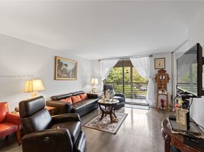 1000 Colony Point Cir 308, Pembroke Pines FL 33026