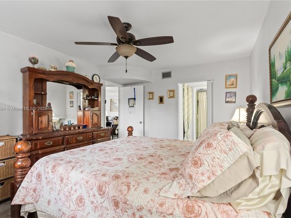 1000 Colony Point Cir 308, Pembroke Pines FL 33026