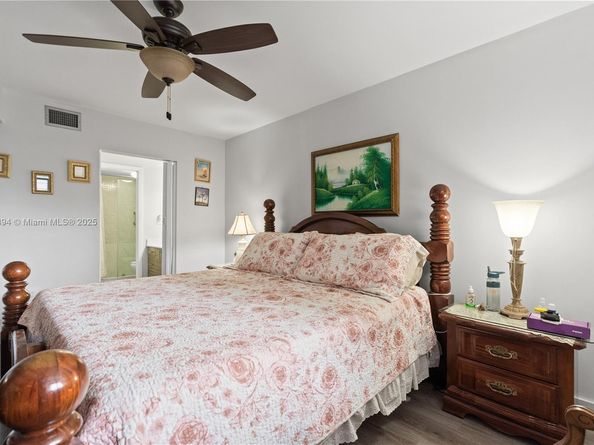 1000 Colony Point Cir 308, Pembroke Pines FL 33026