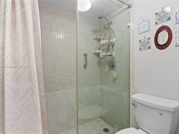 1000 Colony Point Cir 308, Pembroke Pines FL 33026