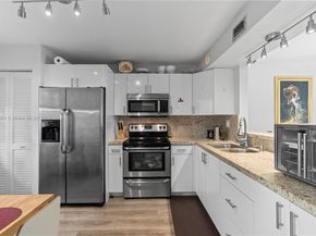 1000 Colony Point Cir 308, Pembroke Pines FL 33026