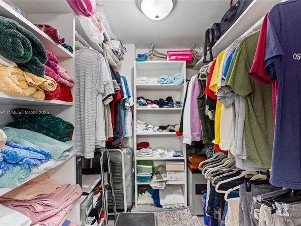 1000 Colony Point Cir 308, Pembroke Pines FL 33026