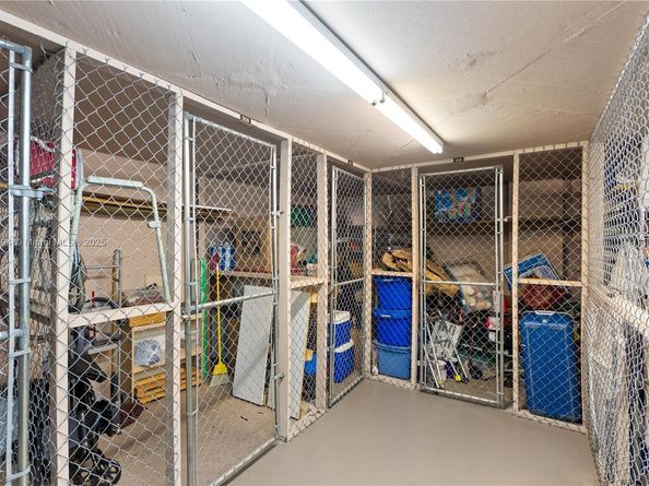 1000 Colony Point Cir 308, Pembroke Pines FL 33026