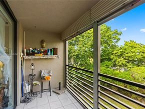 1000 Colony Point Cir 308, Pembroke Pines FL 33026