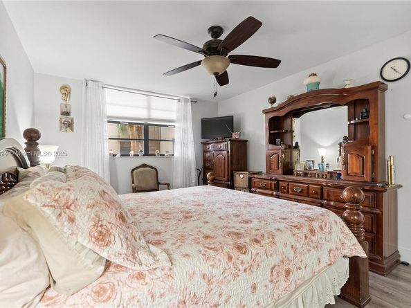 1000 Colony Point Cir 308, Pembroke Pines FL 33026