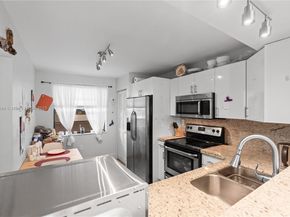 1000 Colony Point Cir 308, Pembroke Pines FL 33026