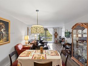 1000 Colony Point Cir 308, Pembroke Pines FL 33026