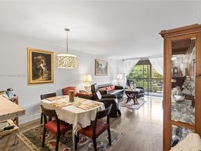 1000 Colony Point Cir 308, Pembroke Pines FL 33026