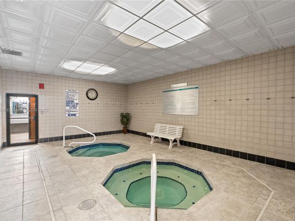 1000 Colony Point Cir 308, Pembroke Pines FL 33026