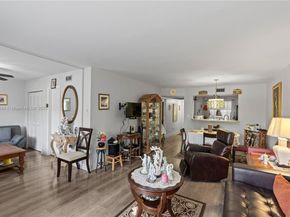 1000 Colony Point Cir 308, Pembroke Pines FL 33026