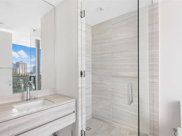 18975 Collins Ave 600, Sunny Isles Beach FL 33160