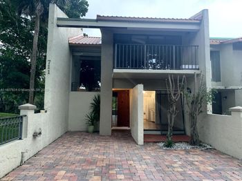 711 E Coco Plum Cir