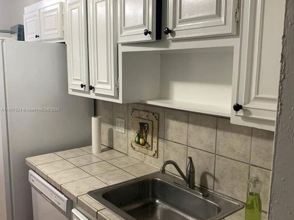 711 E Coco Plum Cir 5, Plantation FL 33324