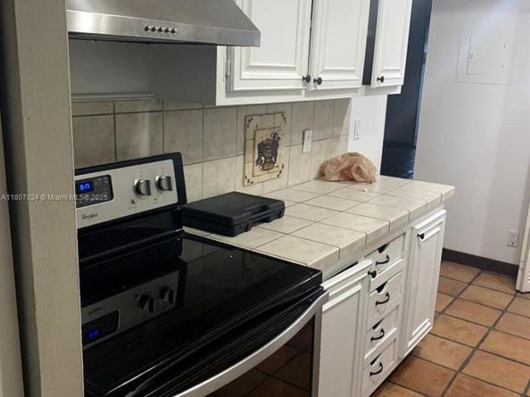 711 E Coco Plum Cir 5, Plantation FL 33324