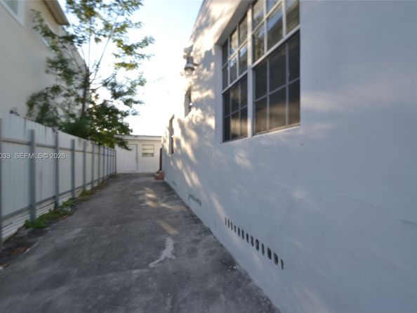 634 SW 10th Ave, Miami FL 33130