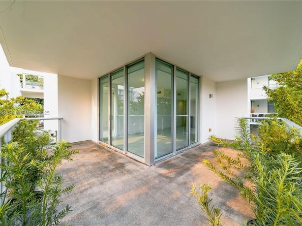 720 NE 62nd St 311, Miami FL 33138