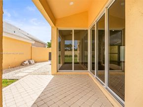 9047 Baybury Ln, West Palm Beach FL 33411