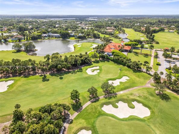 9047 Baybury Ln, West Palm Beach FL 33411
